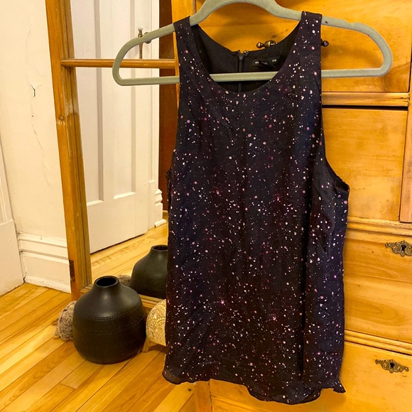 Top - Picture 1 of 2